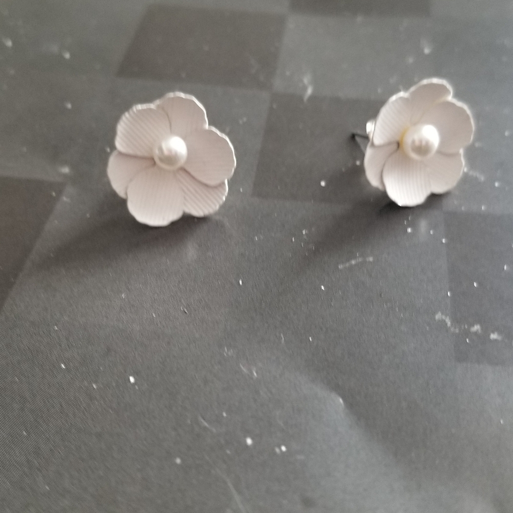 White Flower Stud Earrings